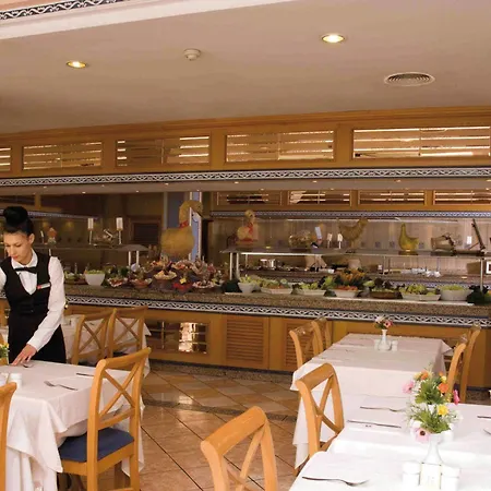 Отель Riu Playa Park