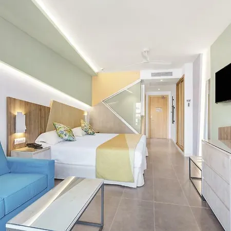 ホテル Riu Playa Park 4*