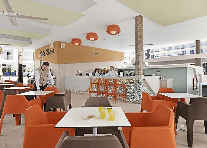 מלון Riu Playa Park